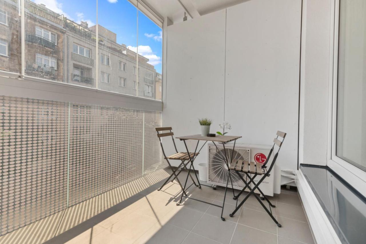 Ferienwohnung Lam Mint - Ac - Balcony Pressburg Exterior foto